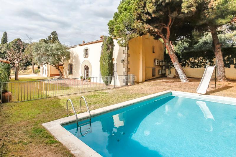 Foto cd6c4d43-c9c5-42b1-b8e2-9fa72698a696. Masia amb calefacció aparcament piscina a Centre Sant Andreu de Llavaneres