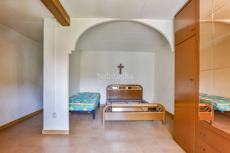 Foto f8c5e80e-b108-4a91-a851-18251056aef9. Masia a Olot