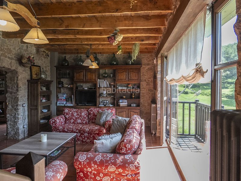 Foto 54339f36-f0ac-49a8-b542-056c3f587047. Country house with heating parking in Ripoll
