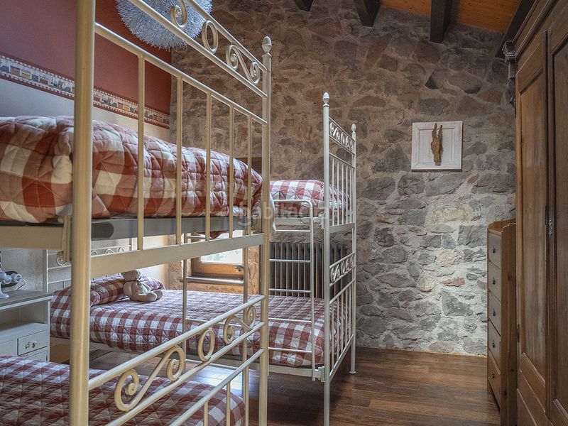 Foto b4bfd940-d6de-4345-a304-07e9d404aaef. Country house with heating parking in Ripoll