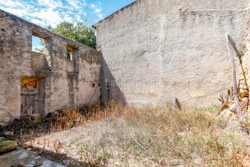 Foto ddb20285-ecf2-455a-a899-e4b4071e3fd3. Masia a Bàscara