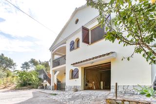Masia a Castellbell i el Vilar