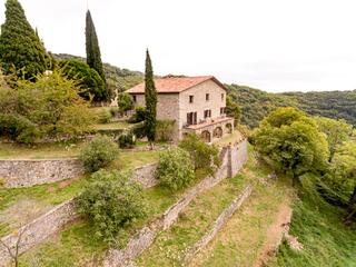 Masia a Montagut i Oix