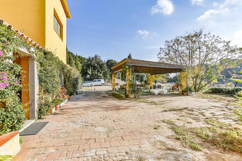 Foto fc9577fd-daa6-47c2-9f34-51cbfc76cd12. Masia a Vilassar de Dalt