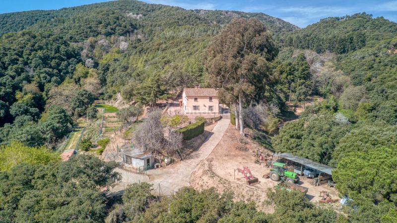 Foto f7728403-6773-4c6f-9833-900d09e9d125. Masia amb calefacció aparcament a Niàgara Parc -Àgora Parc Tordera