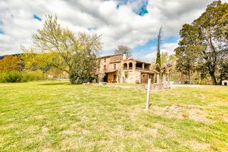 Masia a Cellera de Ter (La)