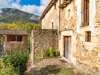 Masia a Sant Feliu de Pallerols