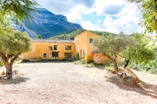 Country house in Horta de Sant Joan