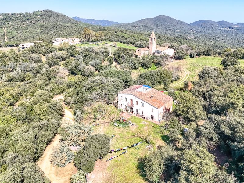 Foto 4ab0adfb-fcb9-496f-9764-6c9e6c9c4d11. Masia a Llambilles