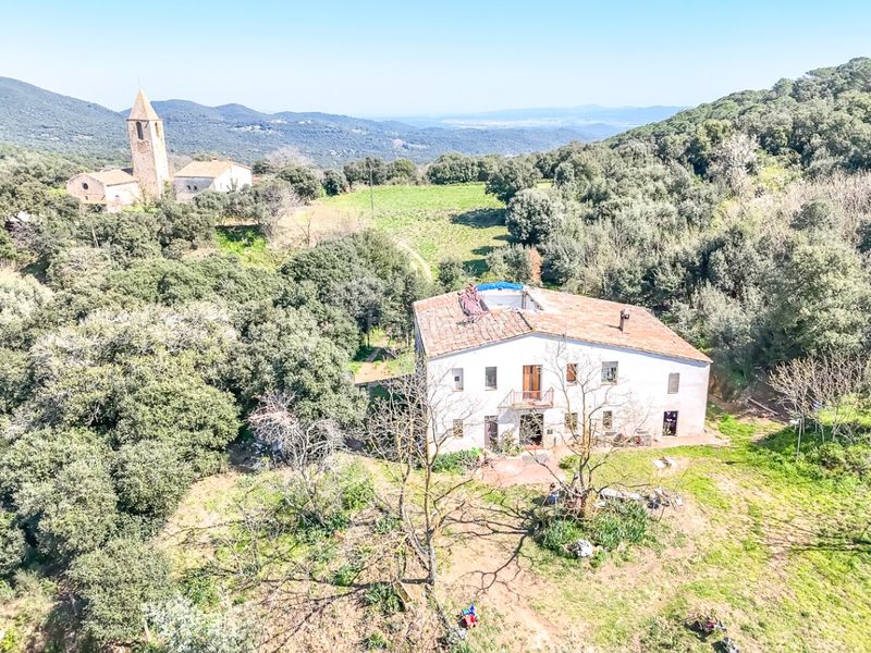 Foto 65619ae1-8c8e-4855-9726-6965b3c431e2. Masia a Llambilles