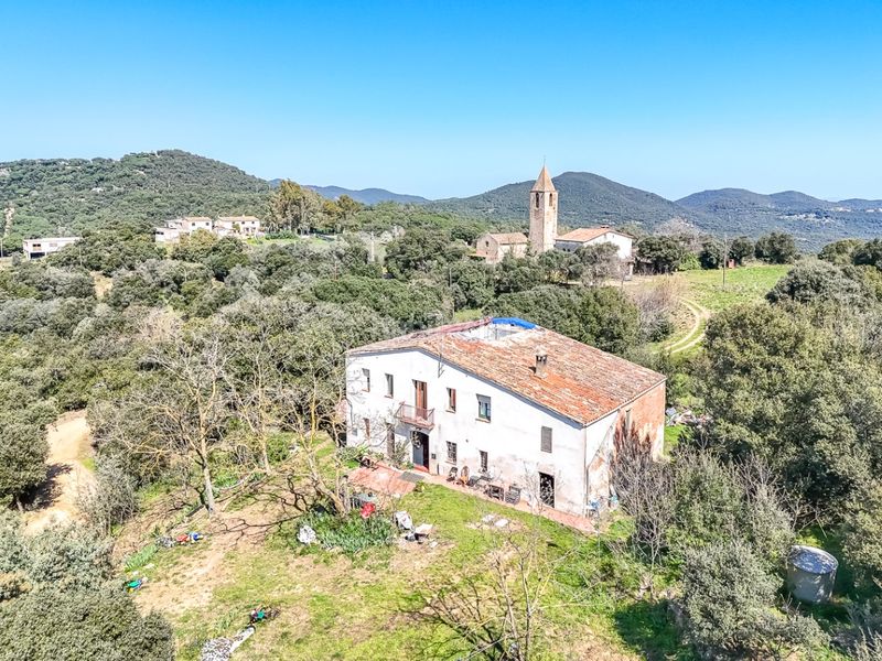 Foto 9ffcac46-82e9-49cf-b99f-5c12be462014. Masia a Llambilles