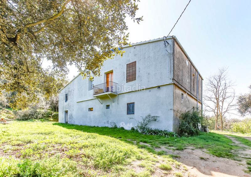 Foto ad39b87f-adfa-4ede-8724-39575ec0d3d6. Masia a Llambilles