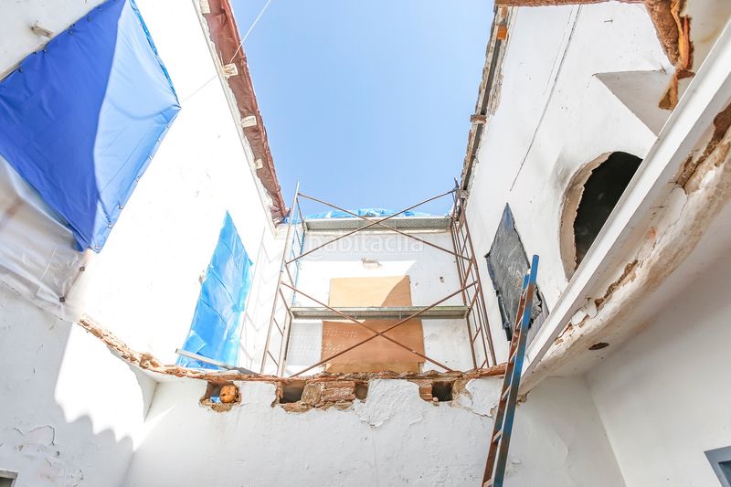 Foto d6742705-f5c0-47d4-bb3a-61615fb72562. Masia a Llambilles