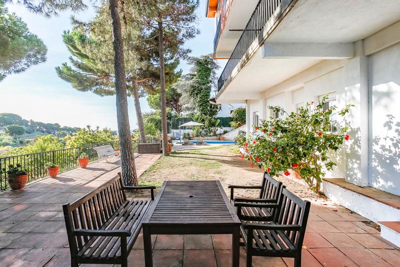 Foto dcc34b1a-8eaa-455d-a966-c154cc089e85. Chalet avec chauffage parking piscine dans Urbanitzacions Arenys de Mar