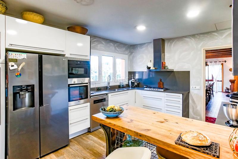 Foto ae616505-dfb4-4432-a694-70d7b6a22693. Chalet con riscaldamento parcheggio piscina in Urbanitzacions Arenys de Mar