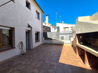 Masia a Borrassà