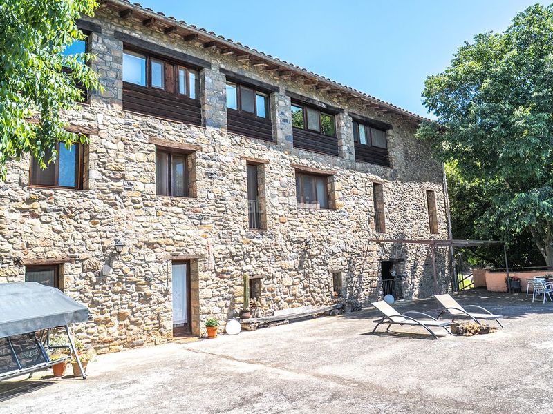 Foto f4370492-86a8-4a5f-892c-a8df7d76d794. Masía en Olot