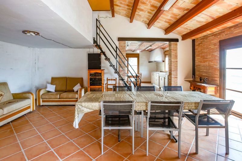 Foto 8338f342-8c6a-4602-8d26-d7b60a14cb33. Masia a Santa Bàrbara