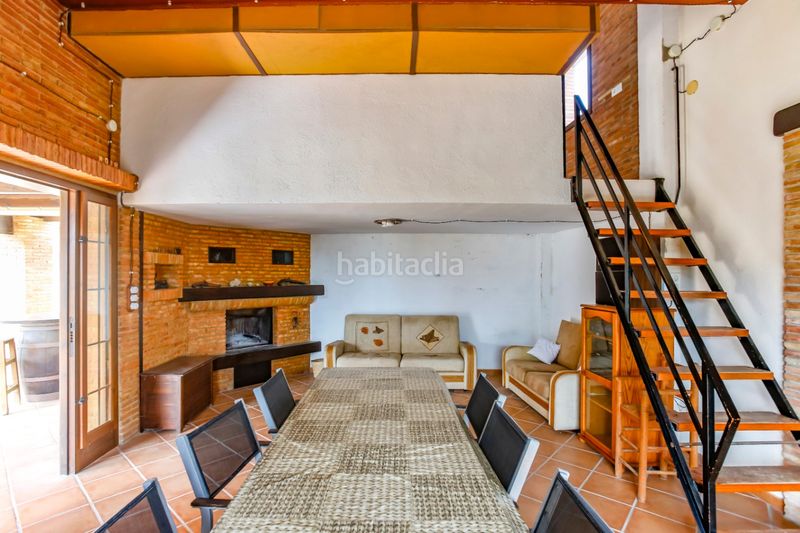 Foto ecda1f8a-013a-4d86-8e5c-731034d7f4f2. Masia a Santa Bàrbara