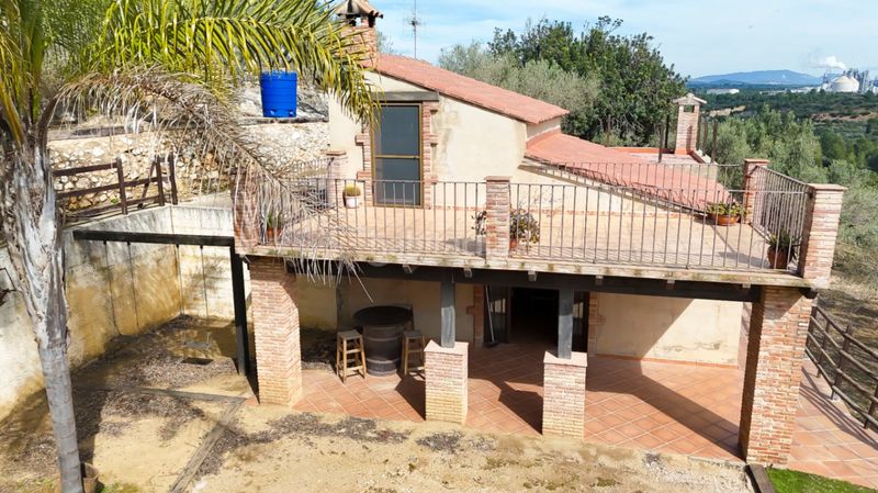 Foto fb43aa86-1ee9-4cd3-a6d0-a49797e95779. Masia a Santa Bàrbara