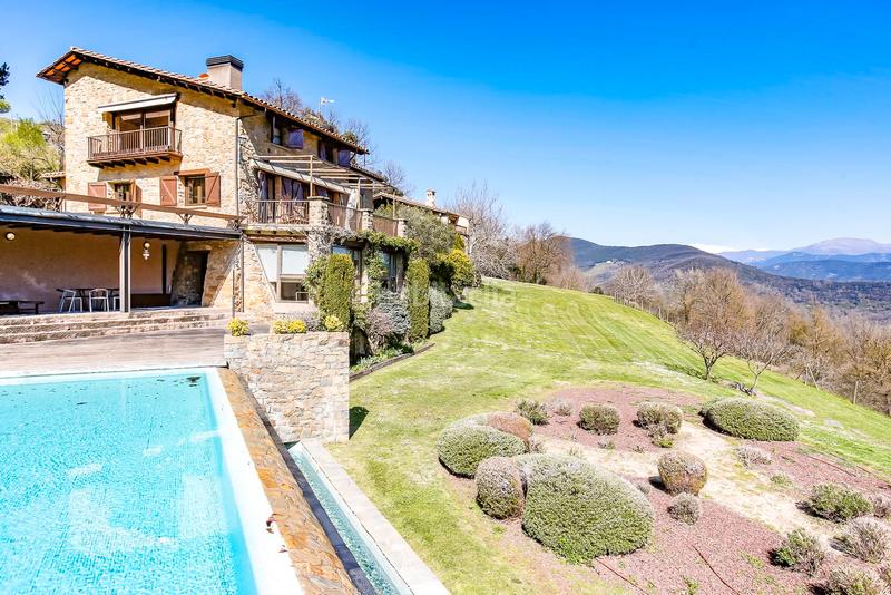 Foto 0bf234cc-9598-4dda-9428-a3c982d05204. Masía en Olot