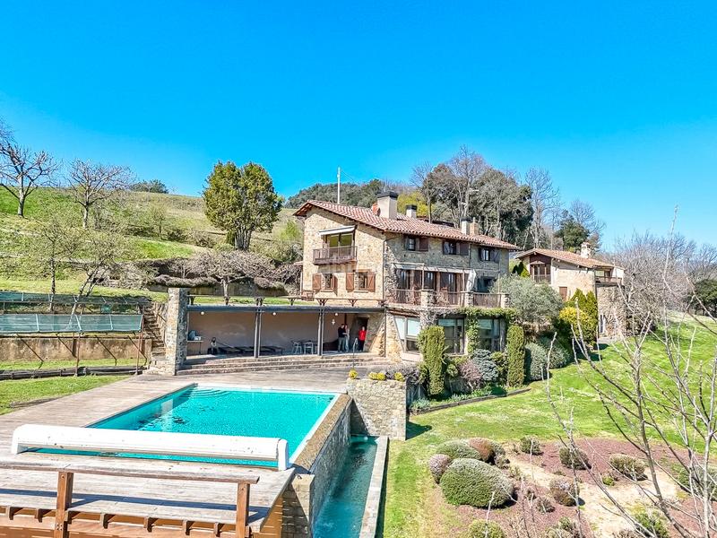 Foto 2367975e-7698-4ca5-a481-e96b512d81f3. Masía en Olot