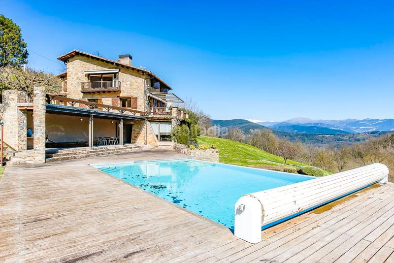 Foto b700b555-ff7f-4661-a4af-d5dec567c262. Masía en Olot