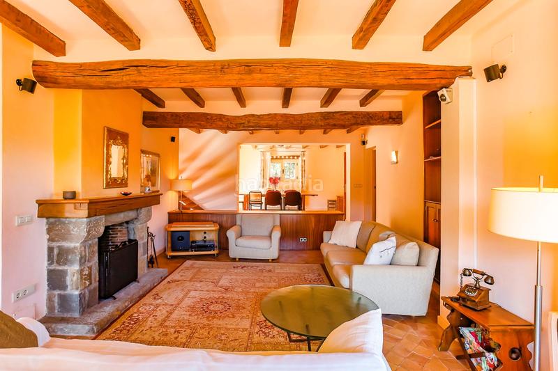 Foto eaf26522-4f0d-4f31-91e3-1a916281ed90. Masía en Olot