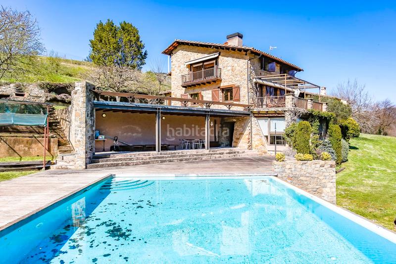 Foto f1818162-8746-4b14-8b3c-18271ad76438. Masía en Olot