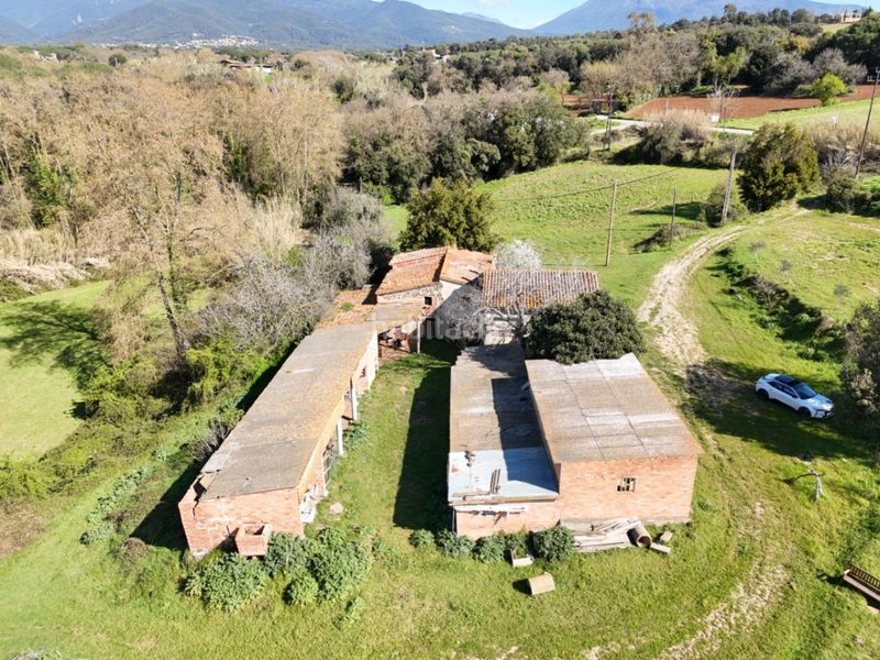 Foto d00c4a3c-313f-4d6e-89e0-cb256277c7c6. Masia a Cardedeu