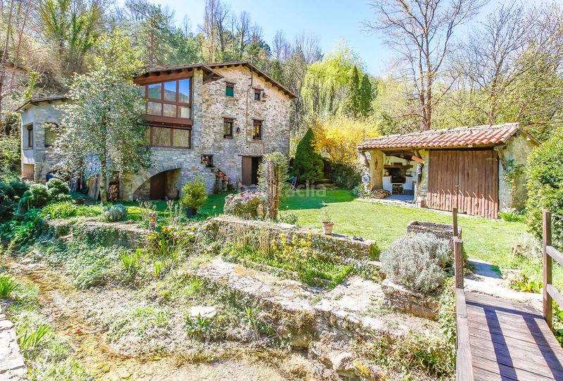 Foto 5f9a7f0f-b024-4d2b-bffb-d3e64e855089. Masia amb calefacció a Gombrèn