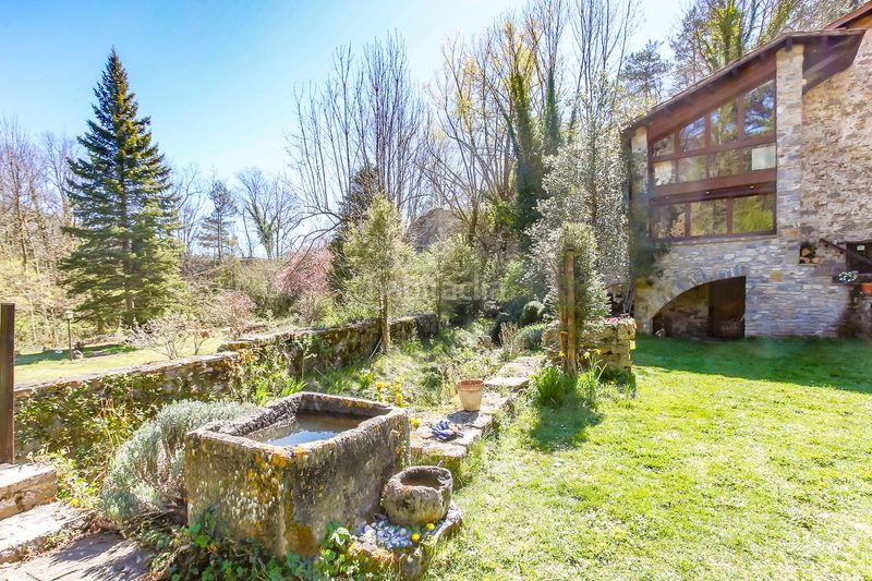 Foto cc037969-4237-4608-a5ab-75df214c30bb. Masia amb calefacció a Gombrèn