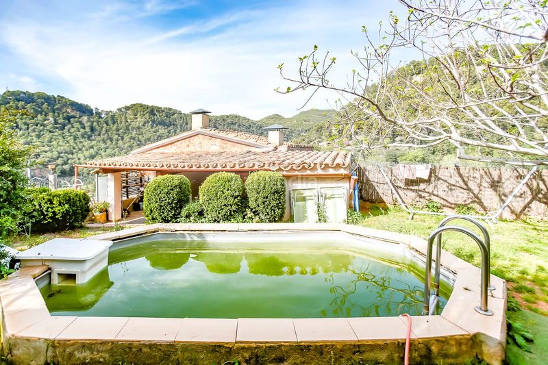 Foto fbf071b3-6c25-4f11-938f-7681c592f860. Masia a Gallifa