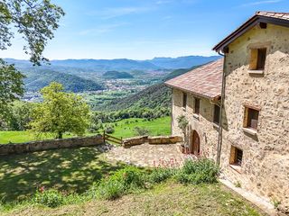Masia a Sant Joan les Fonts