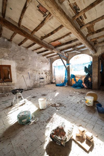 Foto defa5370-bce4-41af-8e96-47494a3321ed. Masia amb calefacció a Tortellà