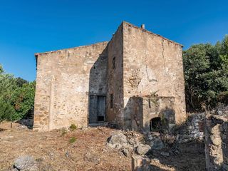 Country house in Llers