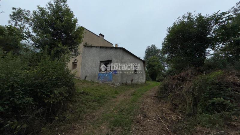 Foto f1f4cdb4-28e1-4884-bf12-864ec1ce12a7. Casa  en venta en Ribadesella