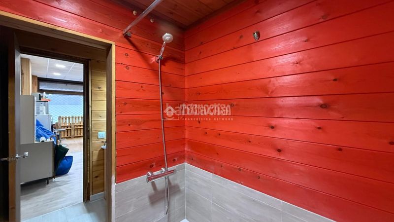 Foto 4fc3bfc2-0639-49b8-84ed-53b8109621b7. Local comercial a Llano Gijón