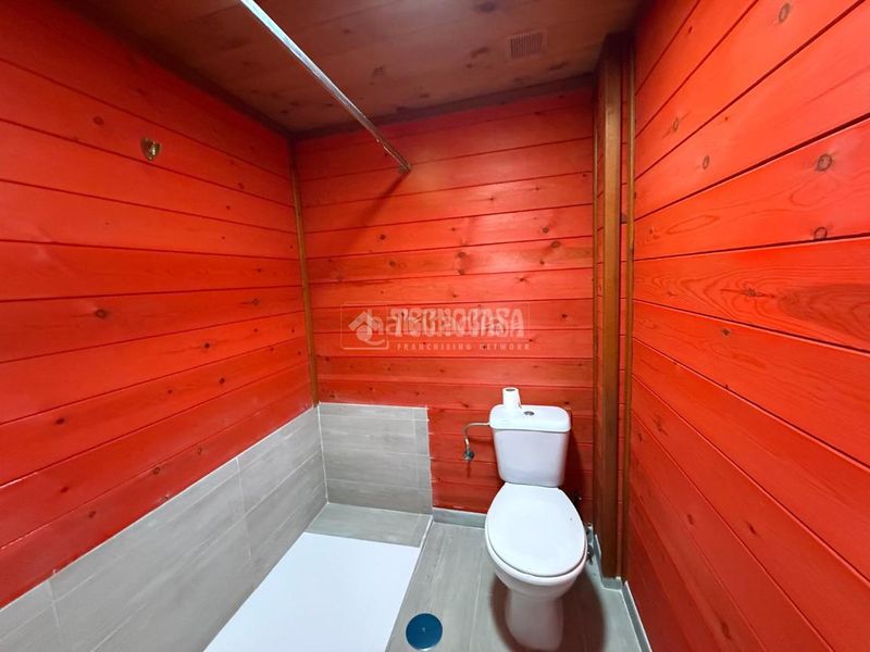 Foto f1be5b68-fd5a-48a9-9d36-a4c2d381ec29. Local comercial a Llano Gijón