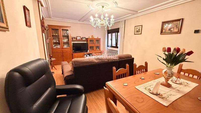 Foto 656bf8d2-e0ad-4695-b153-eee32f8e01f2. Pis amb calefacció a Llano Gijón