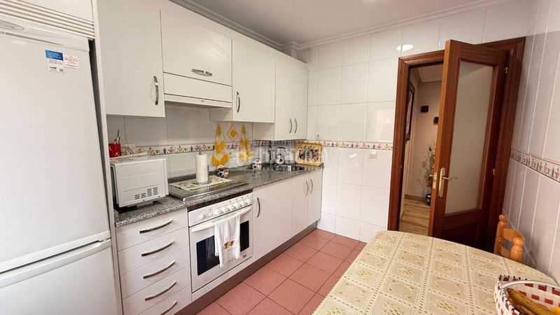 Foto 7410cf7c-b5ed-4e0c-8d50-d1b49a8aa1ce. Pis amb calefacció a Llano Gijón