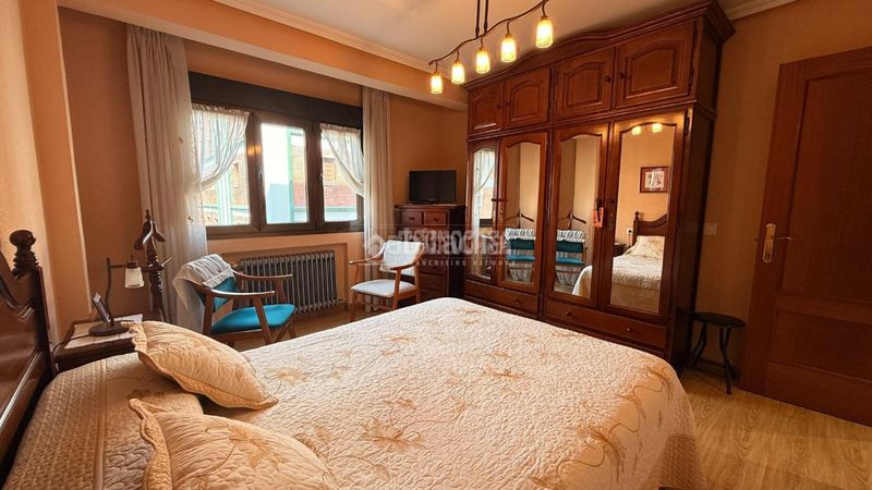 Foto a9bd5d63-b915-4dd6-a931-b2649e4afe6f. Pis amb calefacció a Llano Gijón