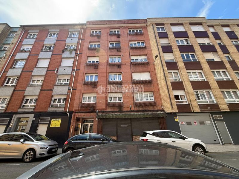 Foto 0c4f098a-d16d-41b9-b130-ca25594d4d4d. Local comercial a Llano Gijón