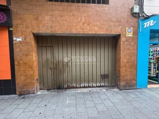 Aparcament cotxe a Llano