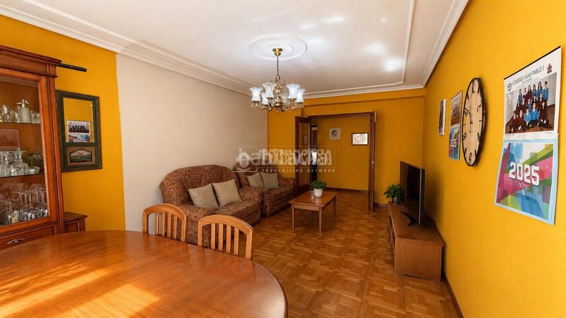 Foto a604e380-e3ed-4faa-bca1-41d734692e39. Pis amb calefacció a Pumarín Gijón