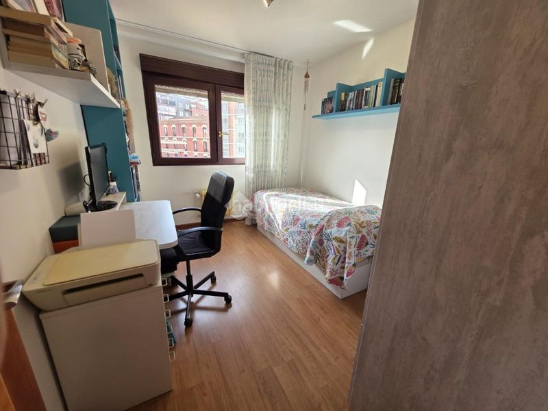 Foto dab46ca2-6210-4fdb-b638-e8caa2d33b98. Flat with heating in Centro Gijón
