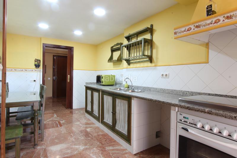 Foto 0057c464-58e5-42c9-806f-61d267aa609a. Piso señorial piso en nervión para entrar a vivir en Sevilla