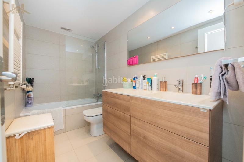 Foto 8c01b4e1-3450-401a-b05a-6a86edff9637. Reihenhaus mit kamin heizung parking pool in el soto de La Moraleja La Moraleja