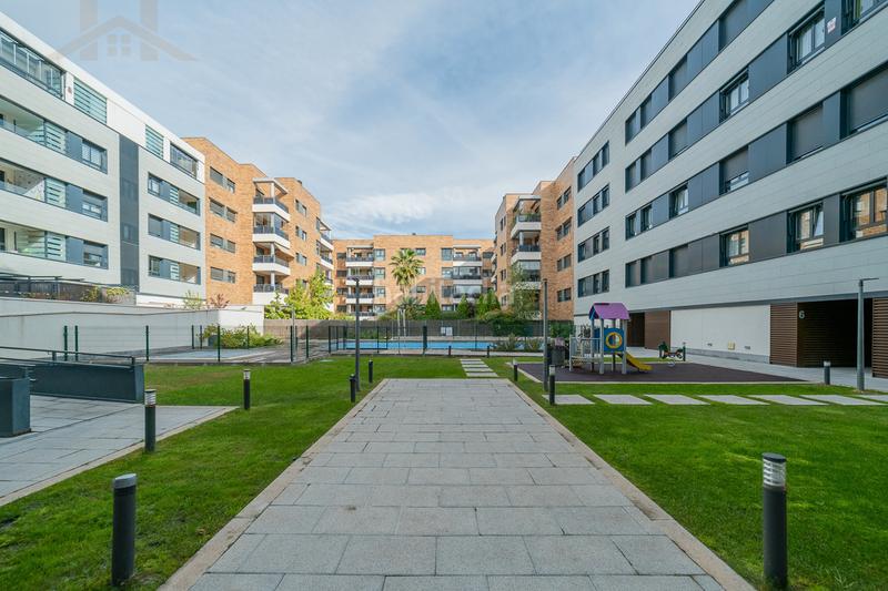 Foto 501d36ce-b74f-431b-bcf8-b0a320e2f308. Piso  en venta en calle de la felicidad en Norte Alcobendas