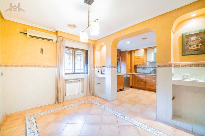 Foto 035f2f2b-db9d-43de-855d-695235bf7aa2. Maison jumelée avec cheminée chauffage parking dans Alcobendas